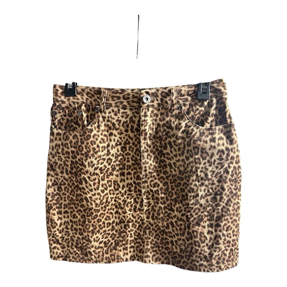 BB Dakota Faux Suede Leopard Print Mini Skirt Size 4‎ Pockets Button Going Out